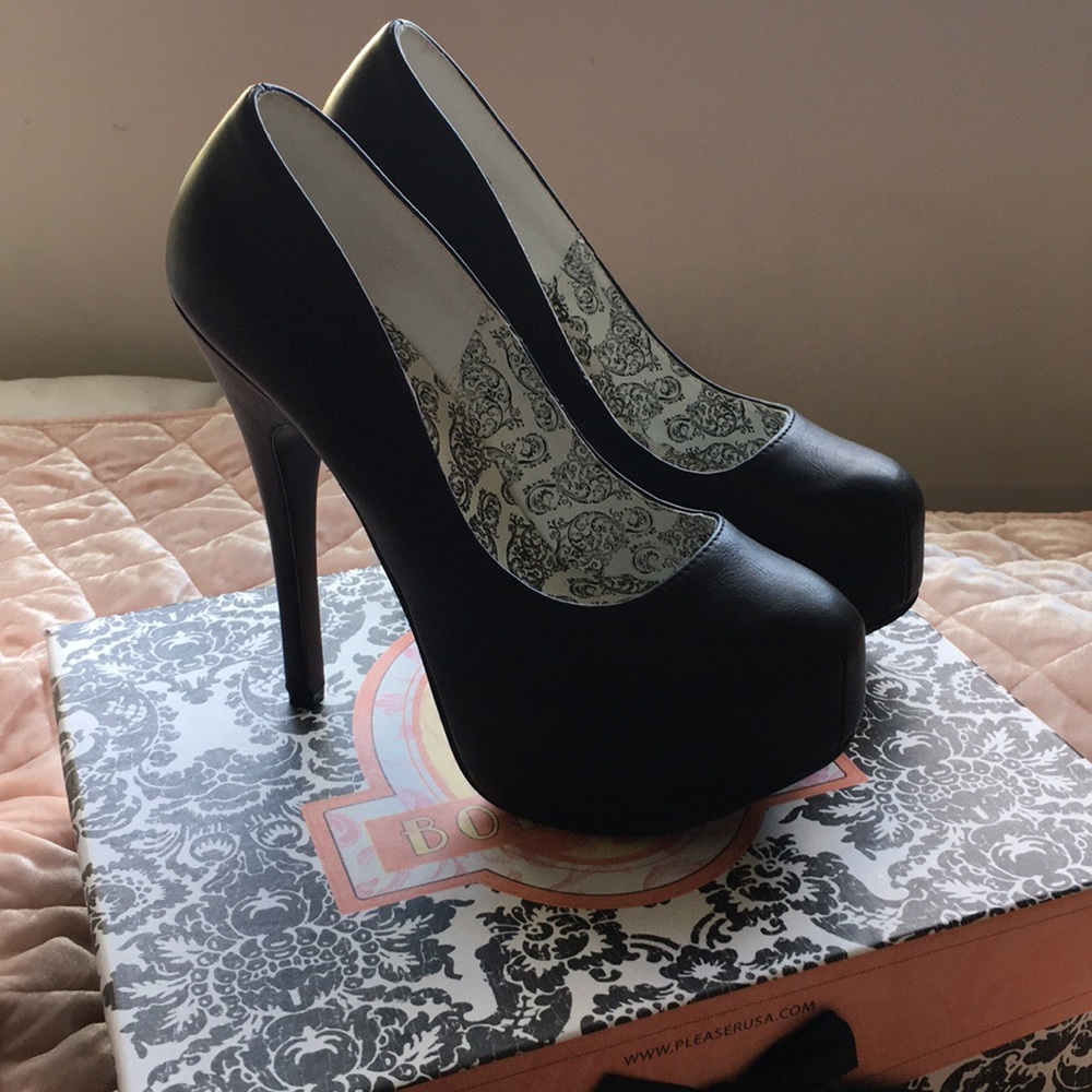 Pleasers Bordello Platform Pumps